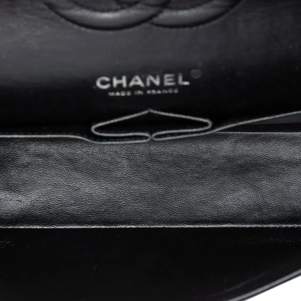 Chanel Medium Classic Caviar Double Flap Black Leather Very good - Model View