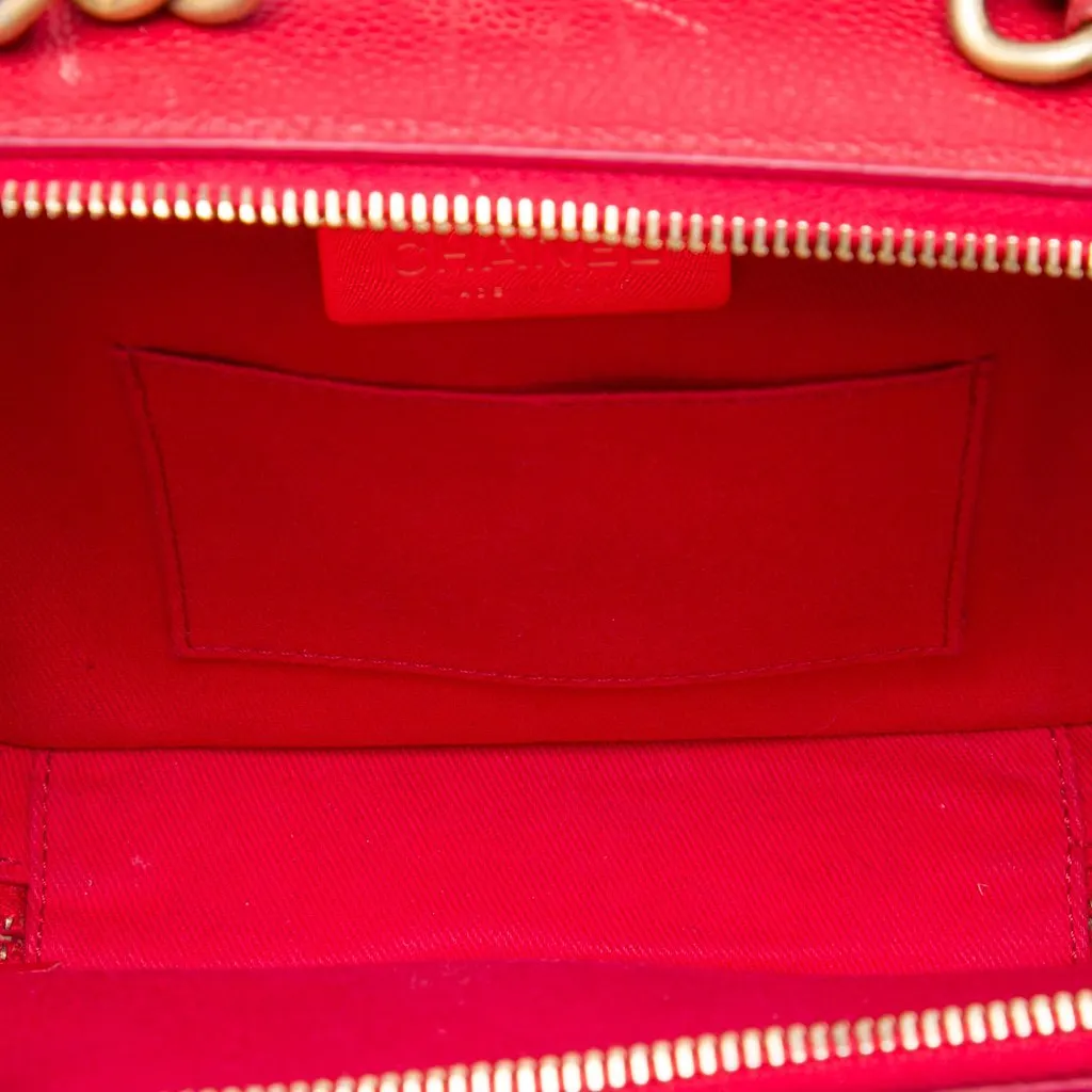 Chanel Small CC Quilted Caviar Top Handle Camera Bag Red Leather Very good - Model View