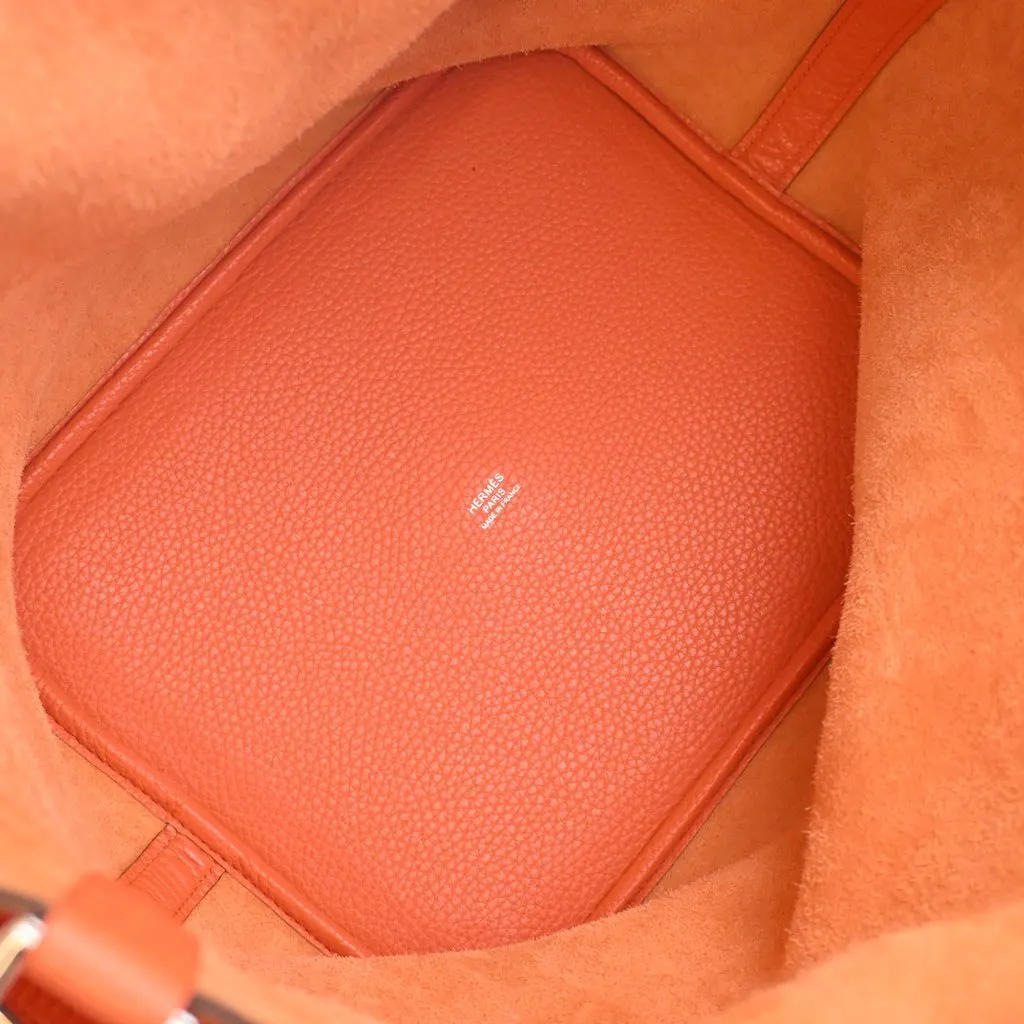 Hermès Clemence Picotin Lock 26 Orange Leather Very good - Model View