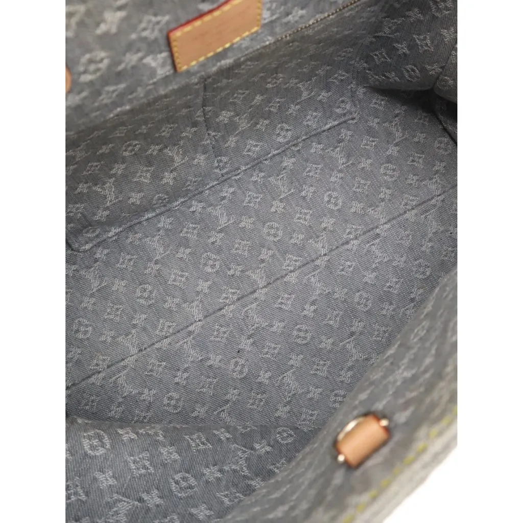 Louis Vuitton Monogram Denim Onthego MM Grey Denim Very good - Model View