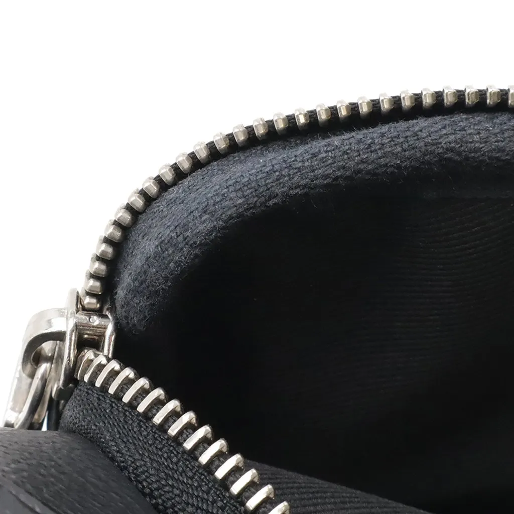 Louis Vuitton Monogram Eclipse Taigarama Outdoor Pouch Black Very good - Model View