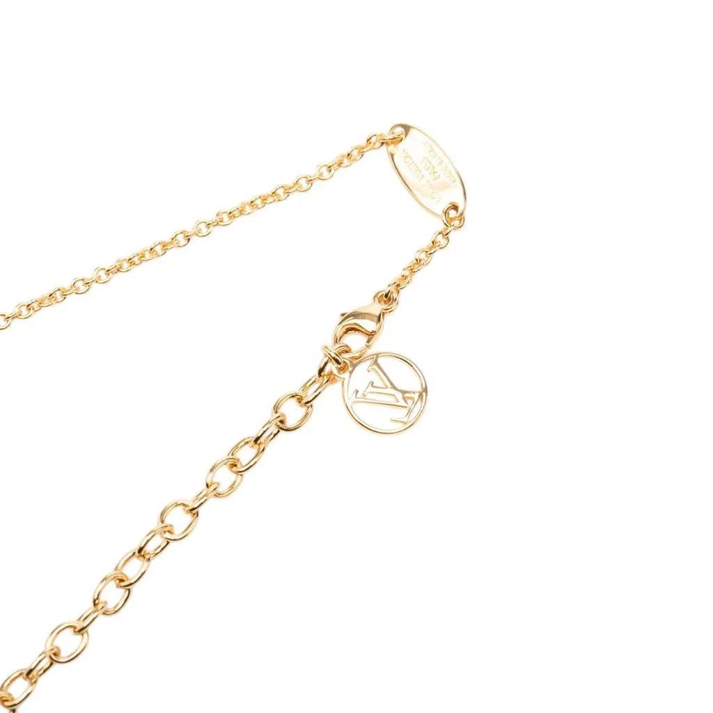Louis Vuitton Gold Plated Essential V Necklace Gold Metal Very good - Model View