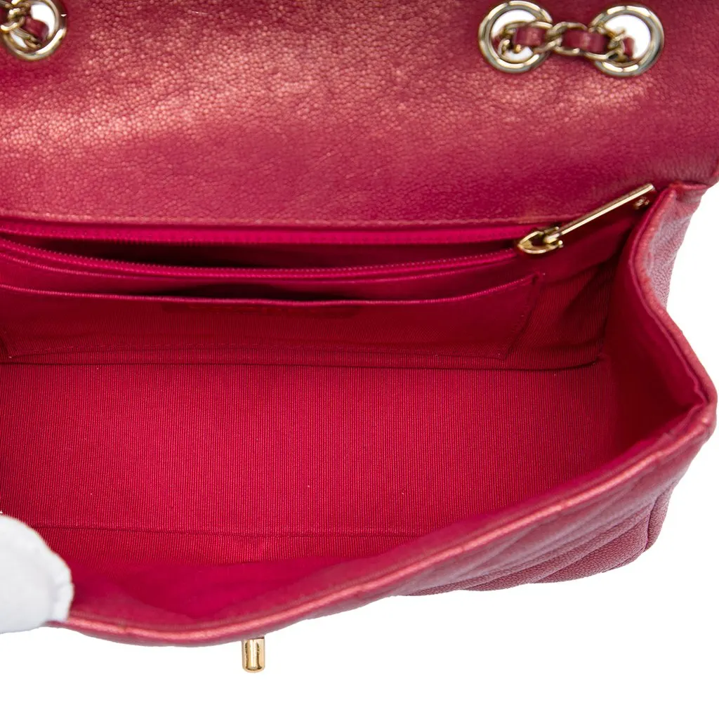 Chanel Small Chevron Iridescent Caviar Statement Flap Pink Leather Very good - Model View