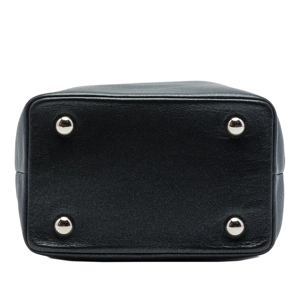 Chanel CC Metallic Calfskin Vanity Case Black Leather Very good - Inside View