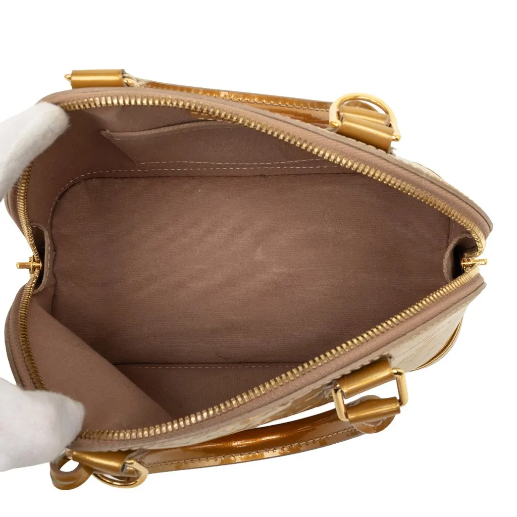 Louis Vuitton Monogram Vernis Alma BB Gold Leather Very good - Model View
