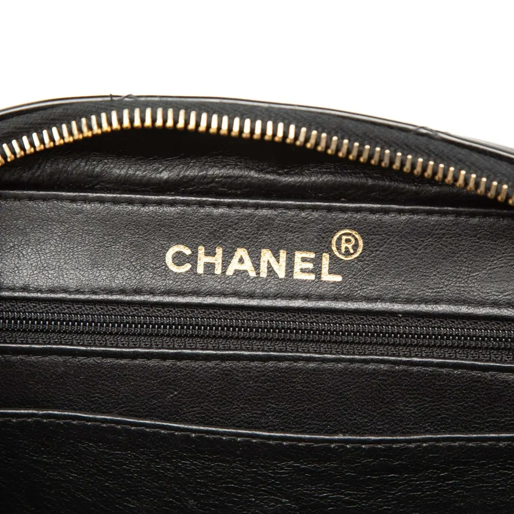 Chanel Quilted Patent Vanity Case Black Leather Very good - Box View