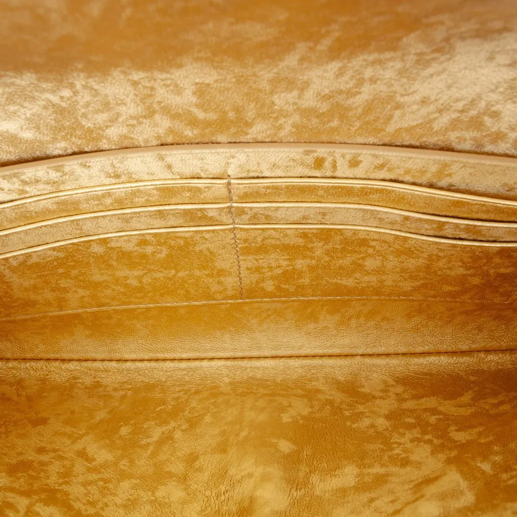 Bottega Veneta Metallic Lambskin Intrecciato Andiamo Clutch Gold Leather Very good - Model View