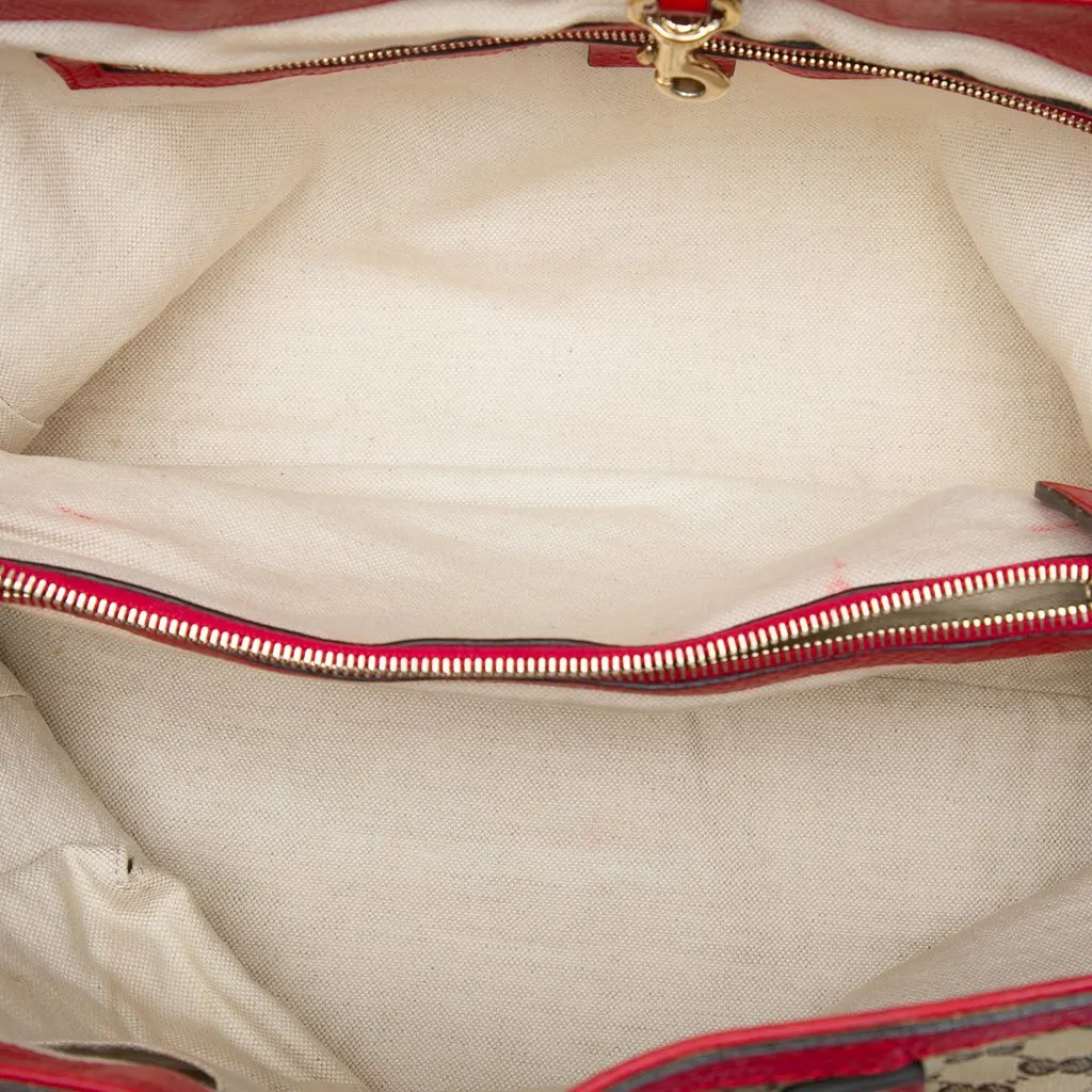 Gucci GG Canvas Bella Tote Beige Very good - Model View