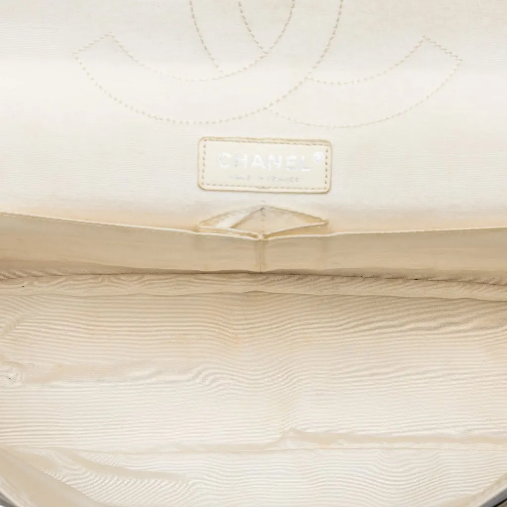 Chanel Maxi Embossed Calfskin 31 Rue Cambon Reissue 2.55 Double Flap White Leather Very good - Model View