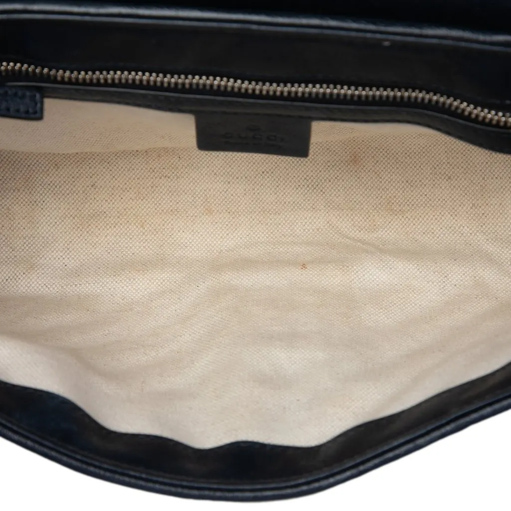 Gucci Medium GG Marmont Matelasse Diagonal GG Canvas Shoulder Bag Green Canvas Very good - Model View