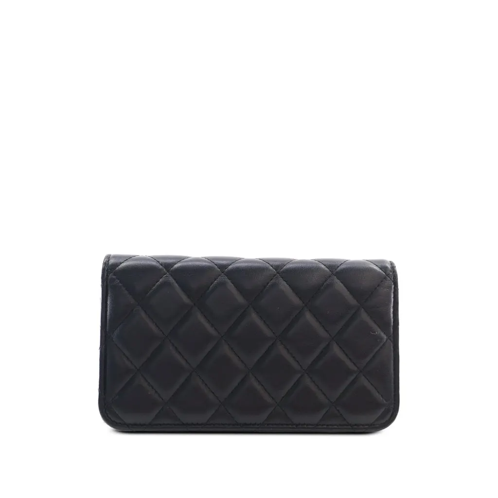 Chanel CC Quilted Lambskin Enamel and Pearl Wallet On Chain Black Leather Very good - Back View