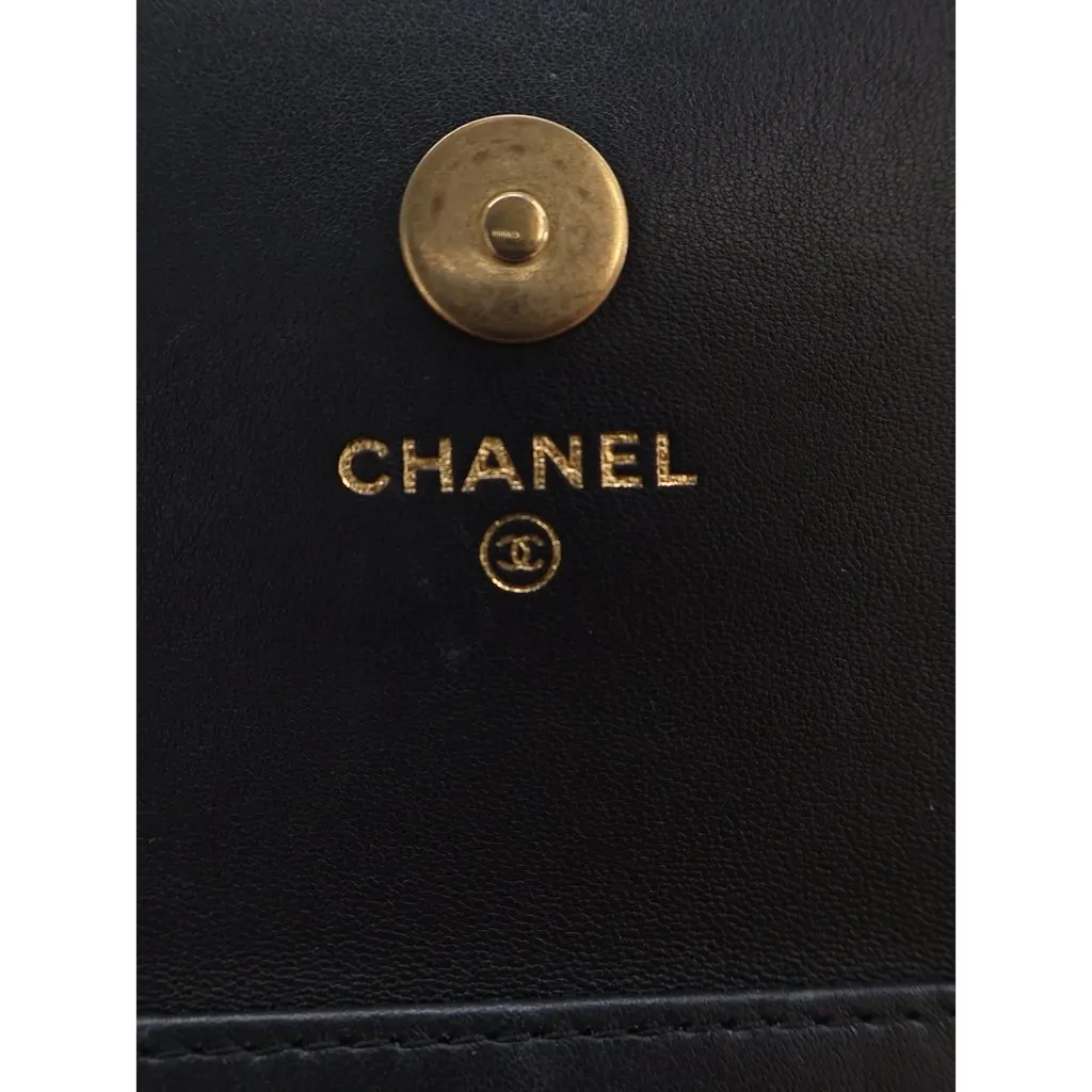 Chanel CC Quilted Lambskin Enamel and Pearl Wallet On Chain Black Leather Very good - Box View