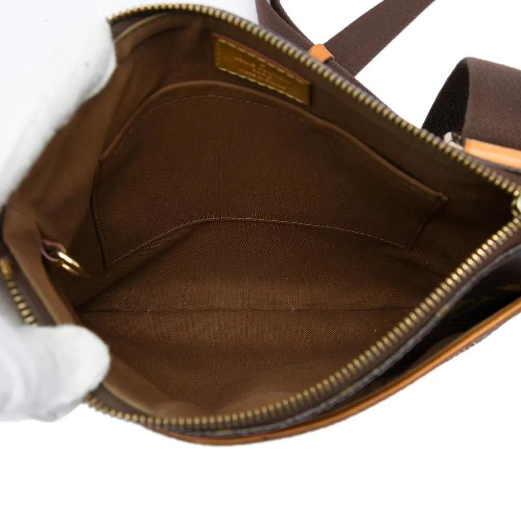 Louis Vuitton Monogram Pochette Valmy Brown Canvas Very good - Model View