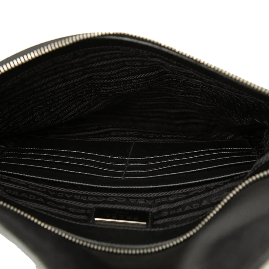 Prada Saffiano Trimmed Tessuto Clutch Black Very good - Model View