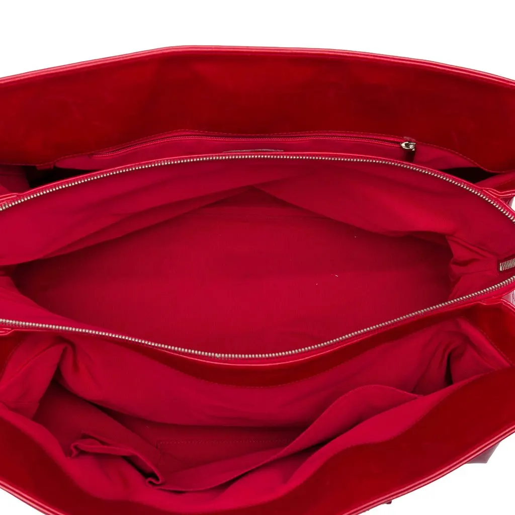 Chanel CC Patent Lipstick Ligne Tote Red Leather Very good - Model View