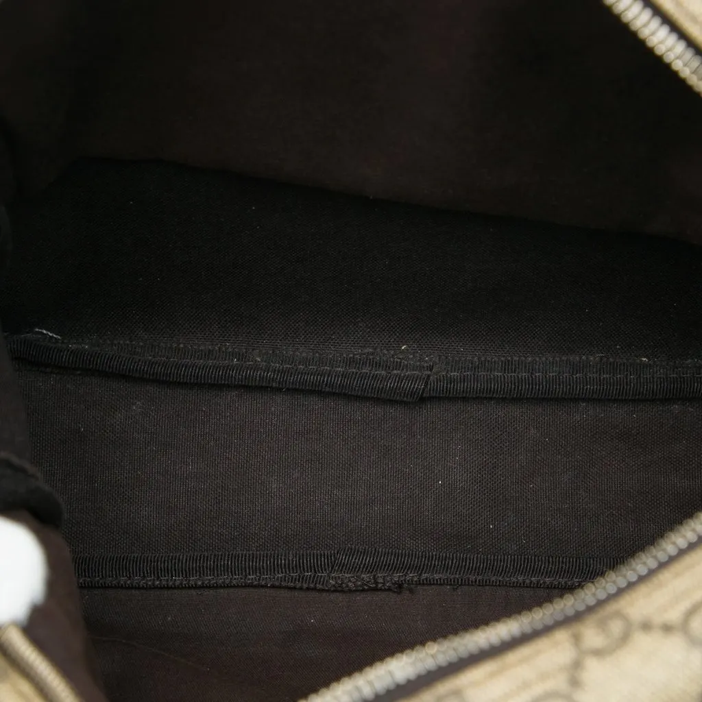 Gucci GG Supreme Crossbody Beige Canvas Very good - Model View