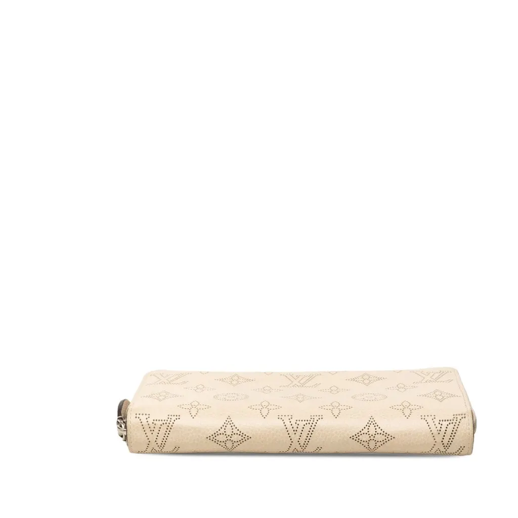 Louis Vuitton Monogram Mahina Zippy Long Wallet White Very good - Inside View