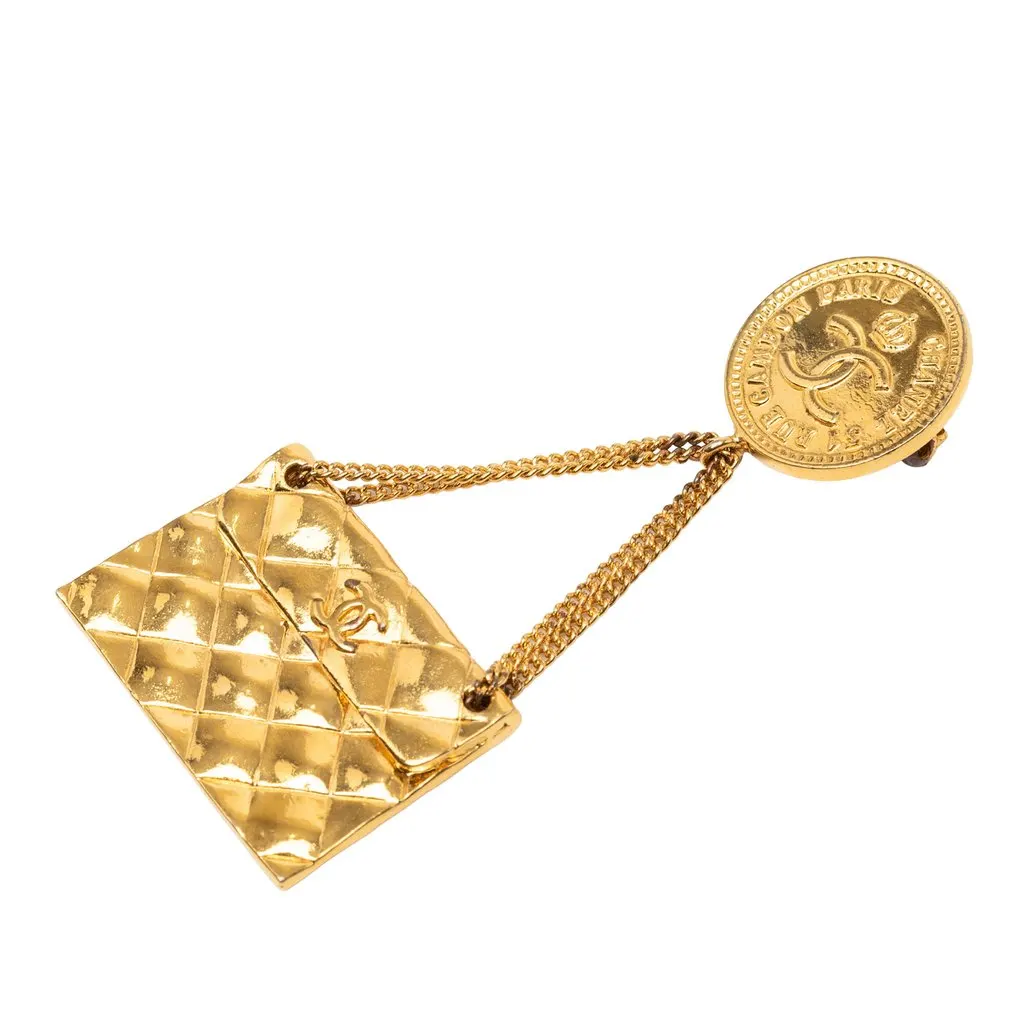 Chanel CC Gold Plated Quilted Flap Bag Medallion Brooch Gold Metal Very good - Front View