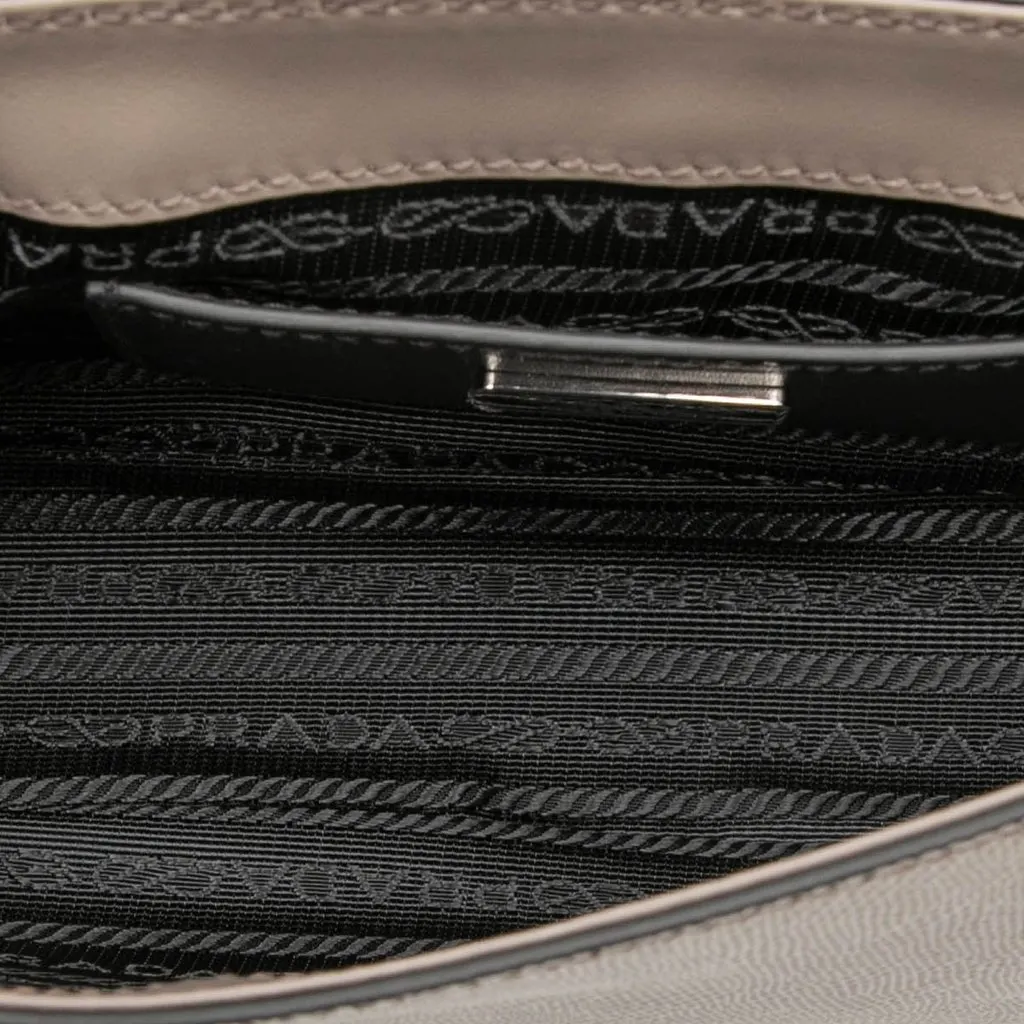 Prada Saffiano Crossbody Grey Leather Very good - Model View