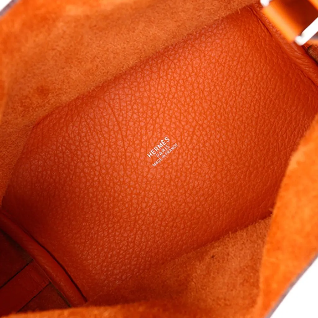 Hermès Clemence Picotin 18 Orange Leather Very good - Model View