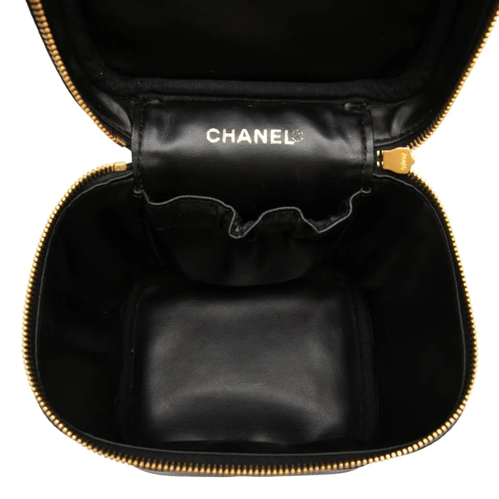 Chanel CC Caviar Vanity Bag Black Leather Very good - Model View