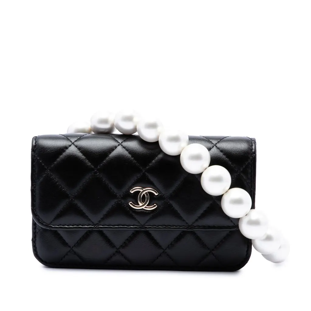 Chanel Quilted Lambskin Maxi Pearls Clutch With Chain Black Leather Very good - Front View