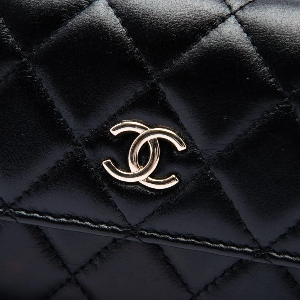 Chanel Quilted Lambskin Maxi Pearls Clutch With Chain Black Leather Very good - Box View
