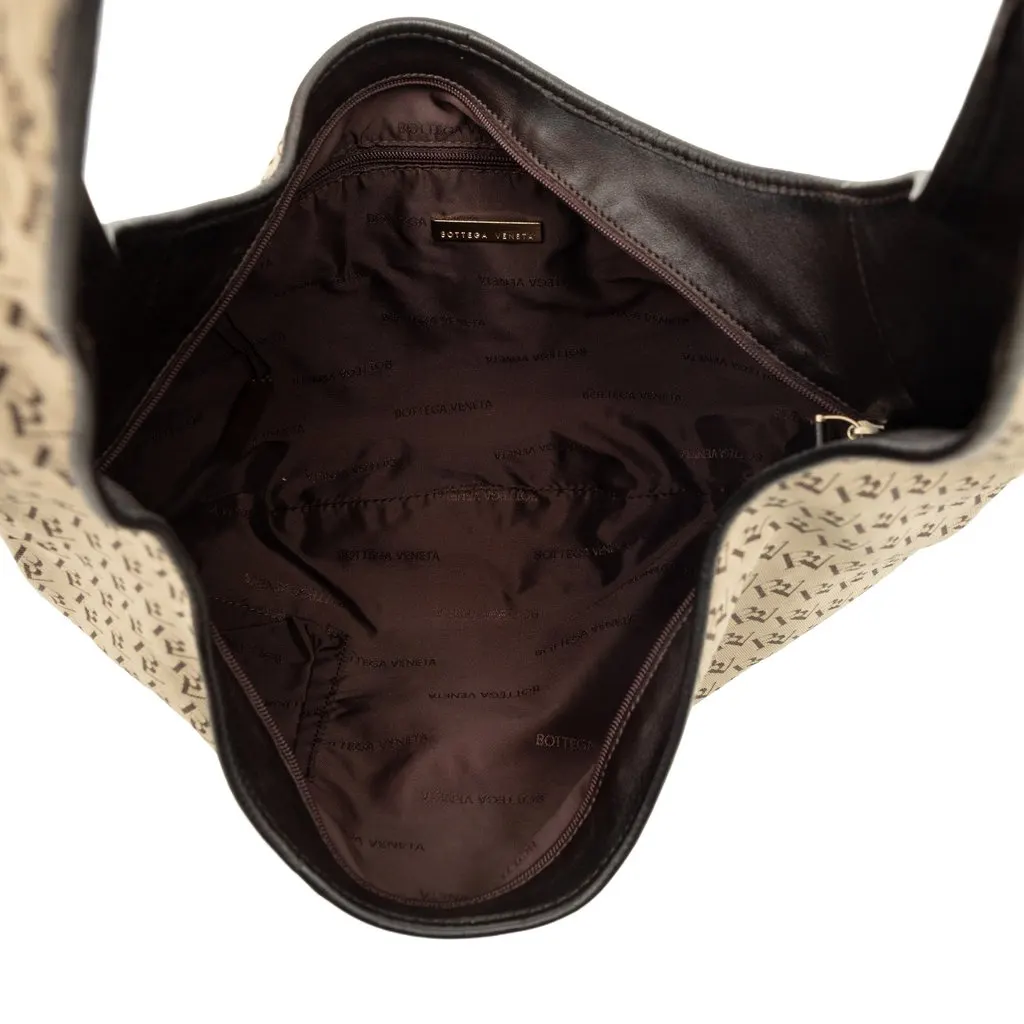Bottega Veneta BV Monogram Canvas Campana Hobo Beige Very good - Model View