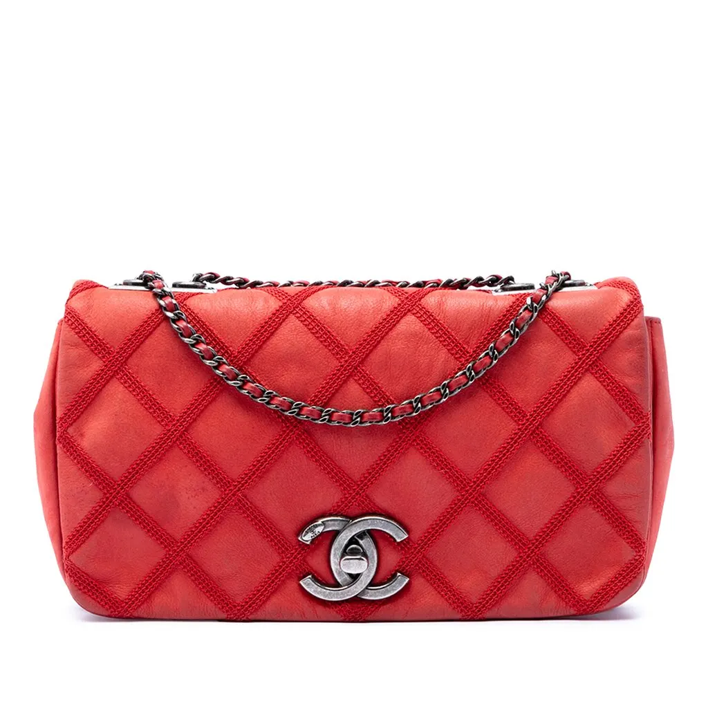 Chanel Small Nubuck Diamond Stitch Chain Flap Red Leather Very good - Front View