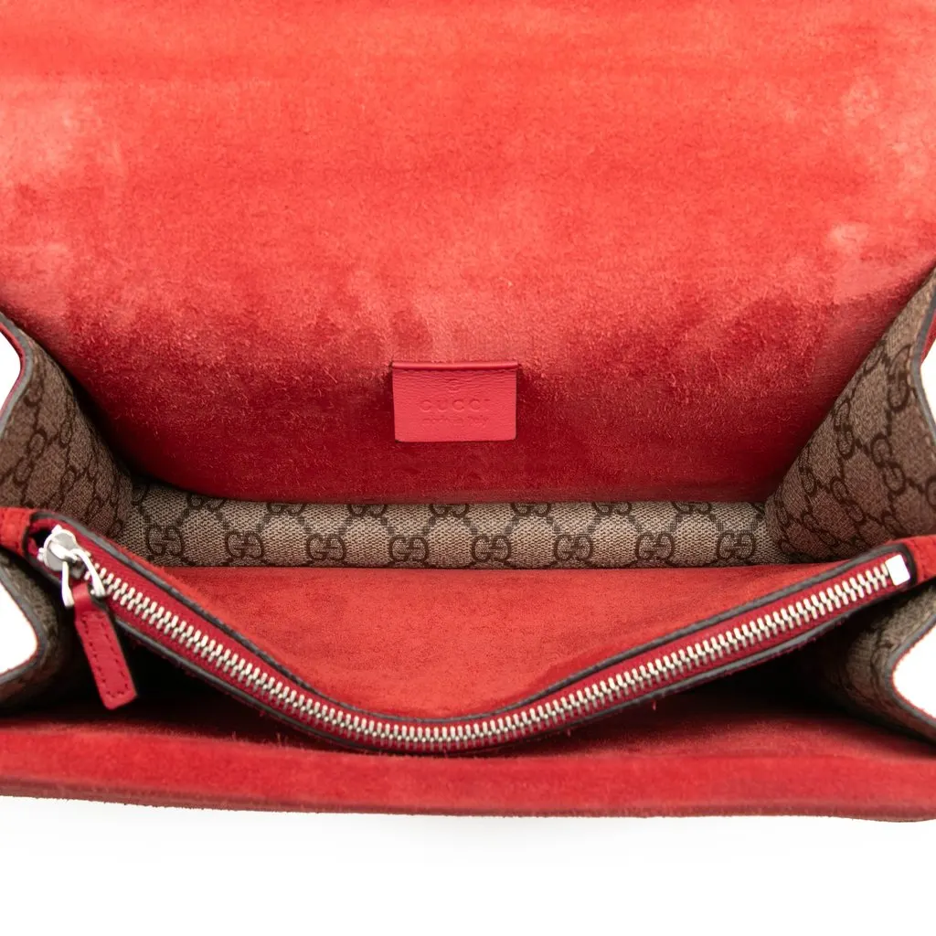 Gucci Medium GG Supreme Dionysus Shoulder Bag Beige Canvas Very good - Model View