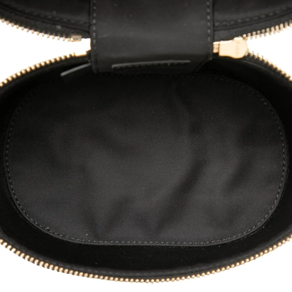 Gucci Shiny Calfskin Bamboo Vanity Bag Black Leather Very good - Model View