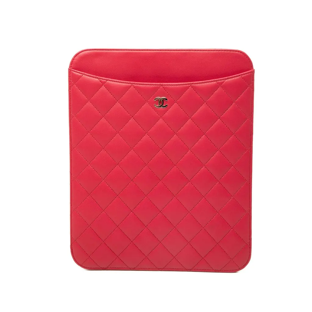 Chanel CC Quilted Lambskin Ipad Case Red Leather Very good - Front View