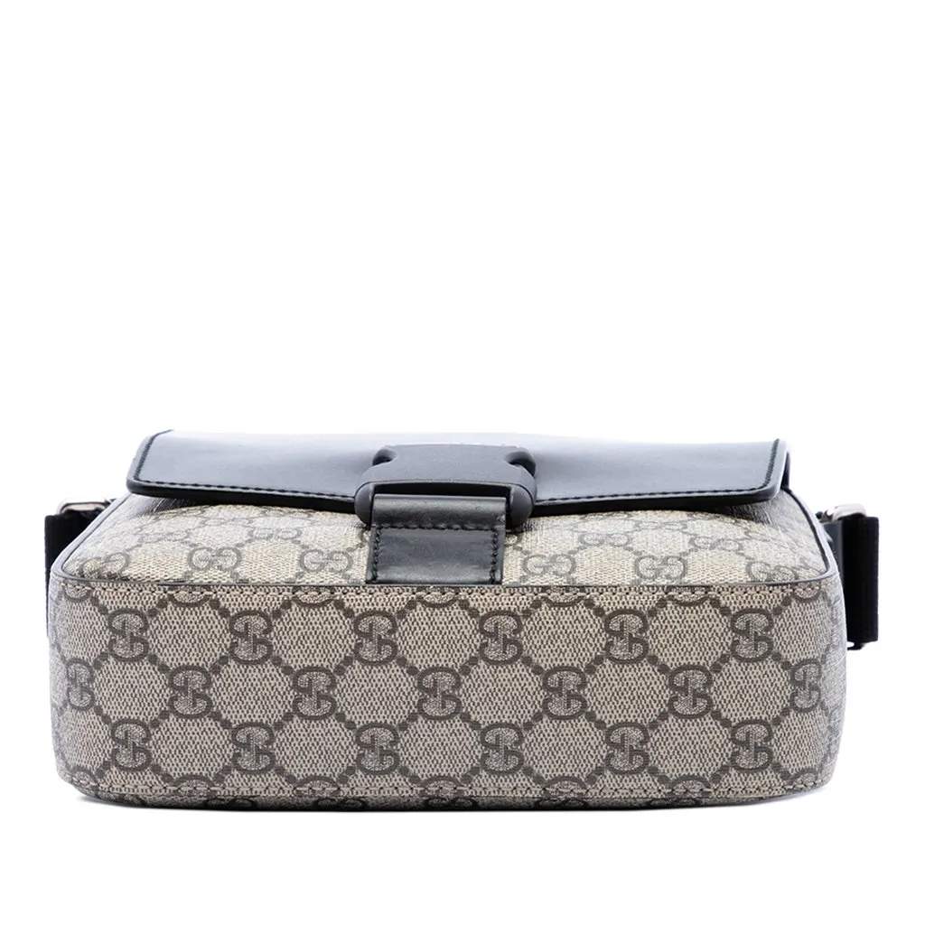 Gucci GG Supreme Flap Messenger Bag Beige Very good - Inside View