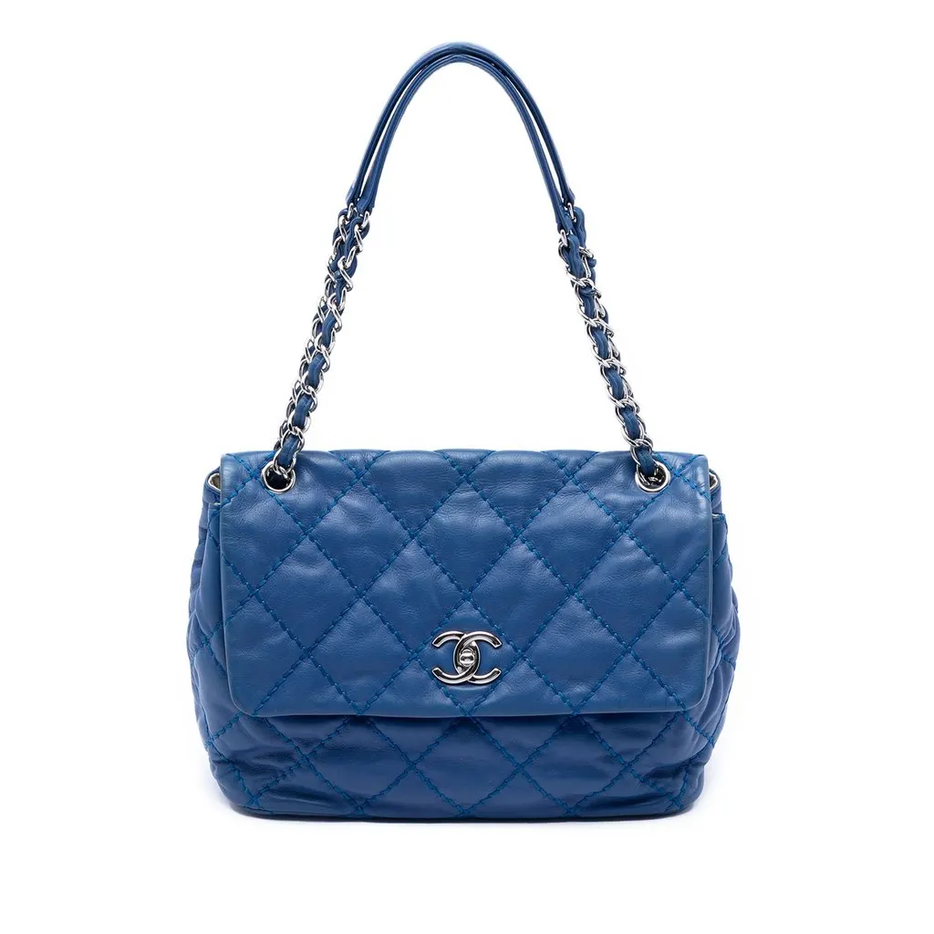 Chanel Small Quilted Calfskin Love Me Tender Flap Blue Leather Very good - Front View