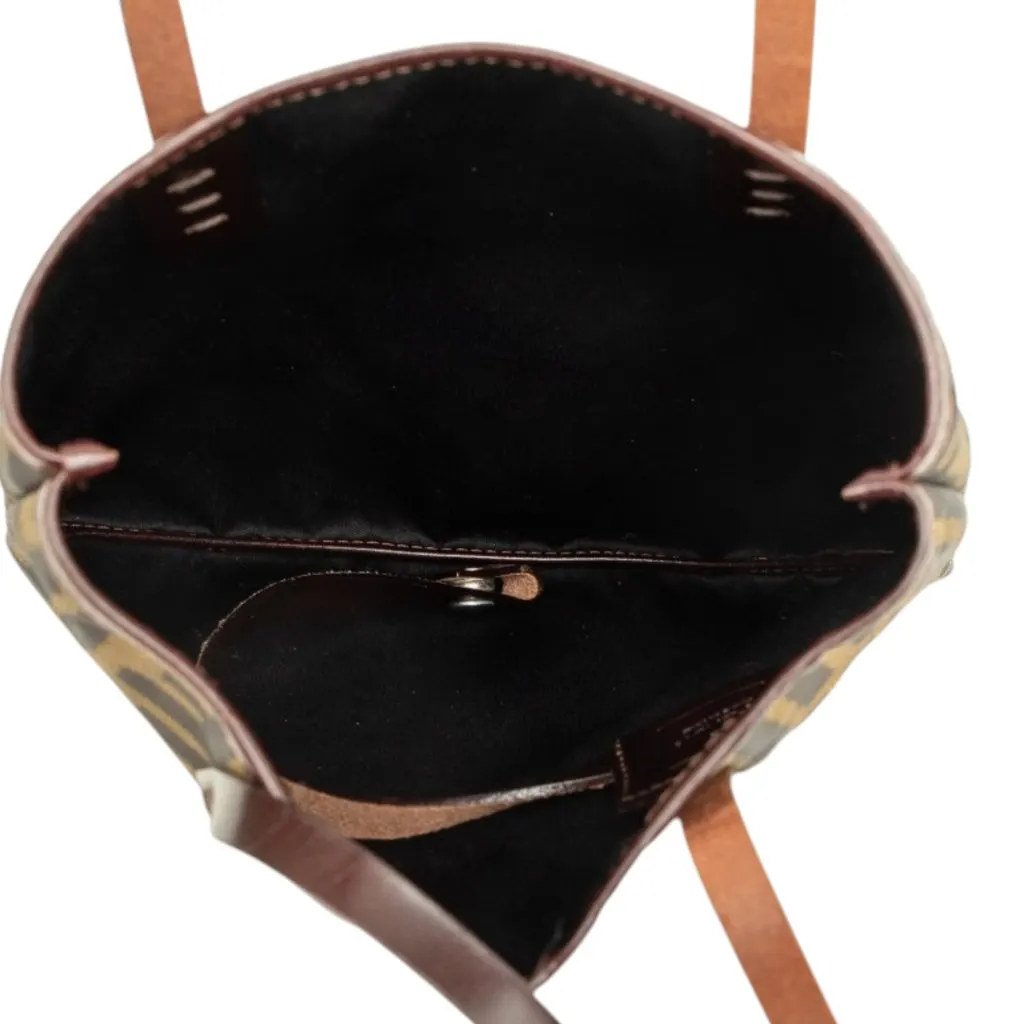 Fendi Zucca Canvas Tote Brown Canvas Very good - Model View