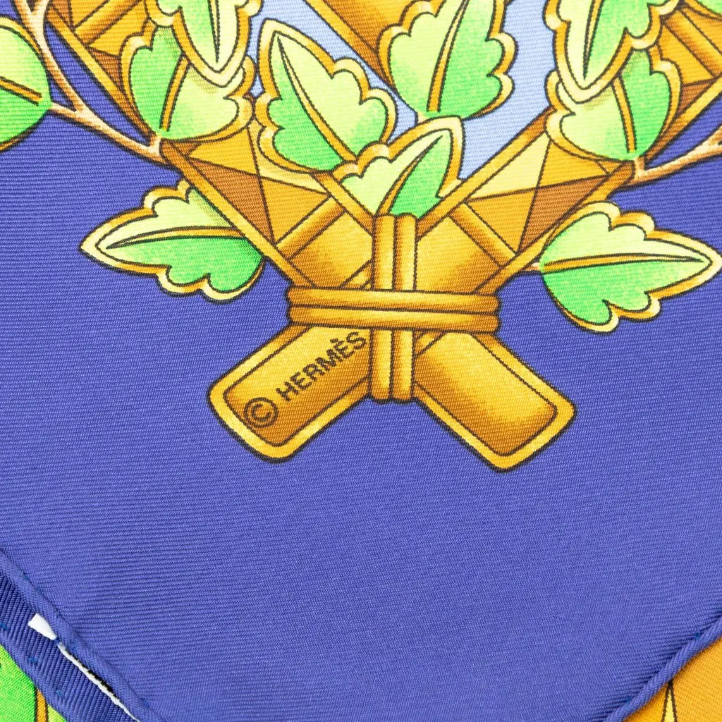 Hermès United Nations Doves of Peace Silk Scarf 90 Blue Very good - Inside View