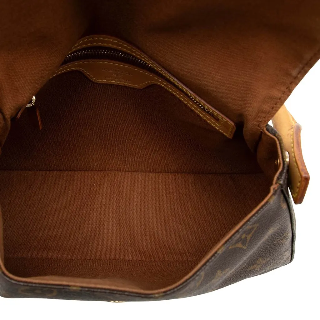 Louis Vuitton Monogram Mini Looping Brown Canvas Very good - Model View