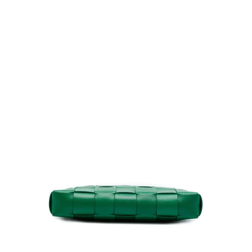 Bottega Veneta Lambskin Maxi Intrecciato The Snap Clutch Green Leather Very good - Inside View