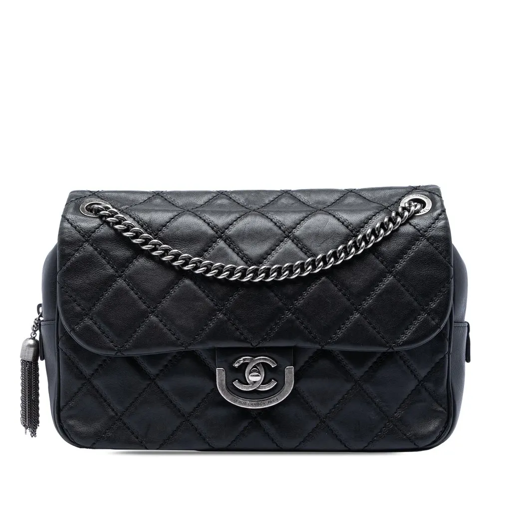 Chanel Paris Edinburgh Jumbo Quilted Calfskin Coco Sporran Flap Black Leather Very good - Front View