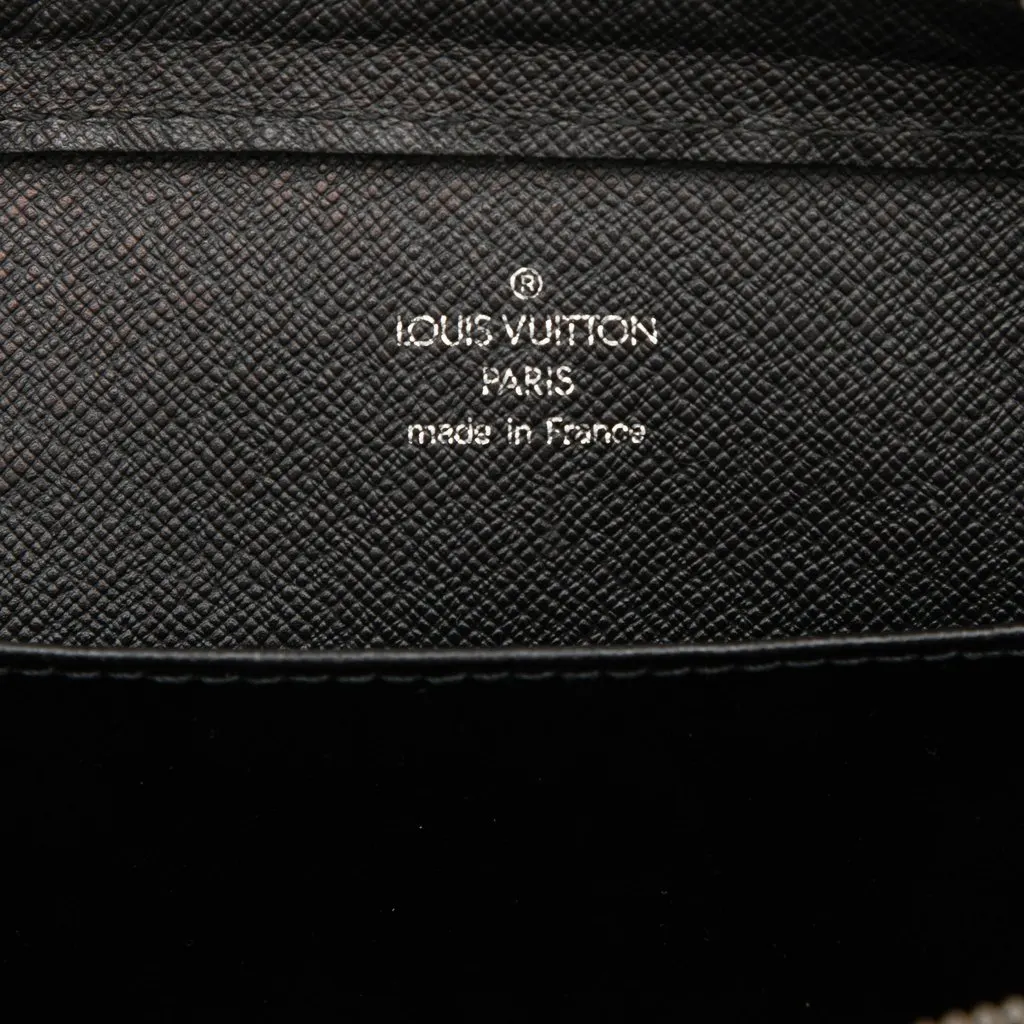 Louis Vuitton Taiga Pochette Baikal Black Leather Very good - Box View