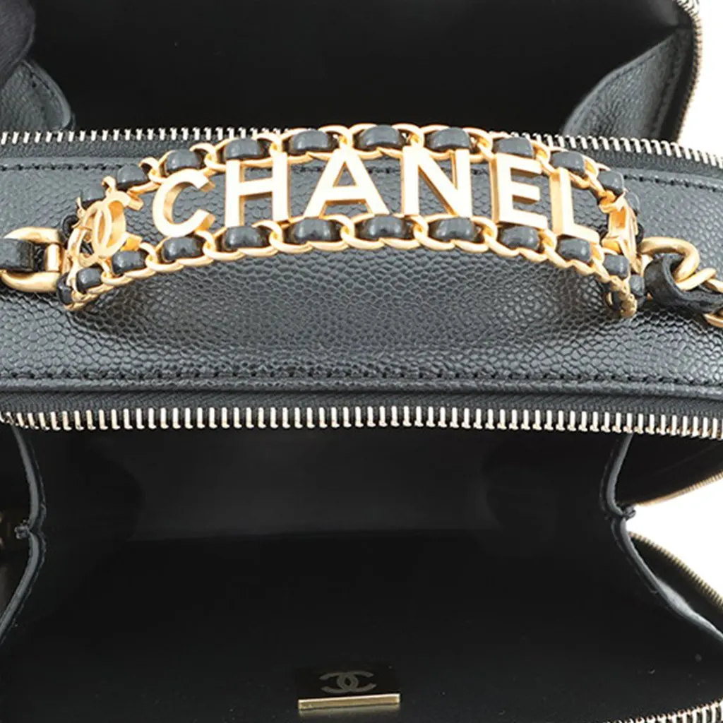 Chanel Mini Quilted Caviar Pick Me Up Vanity Case Black Leather Very good - Model View