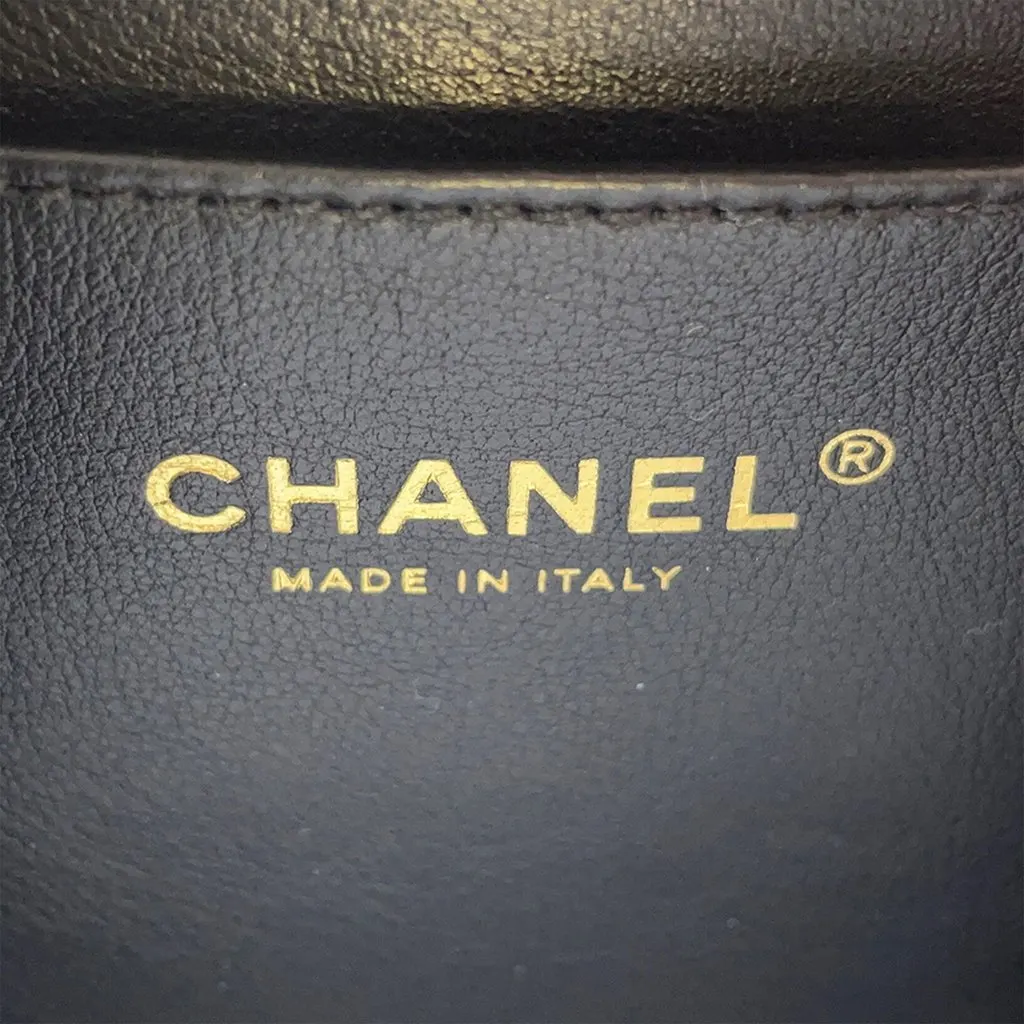 Chanel Mini Quilted Caviar Pick Me Up Vanity Case Black Leather Very good - Box View