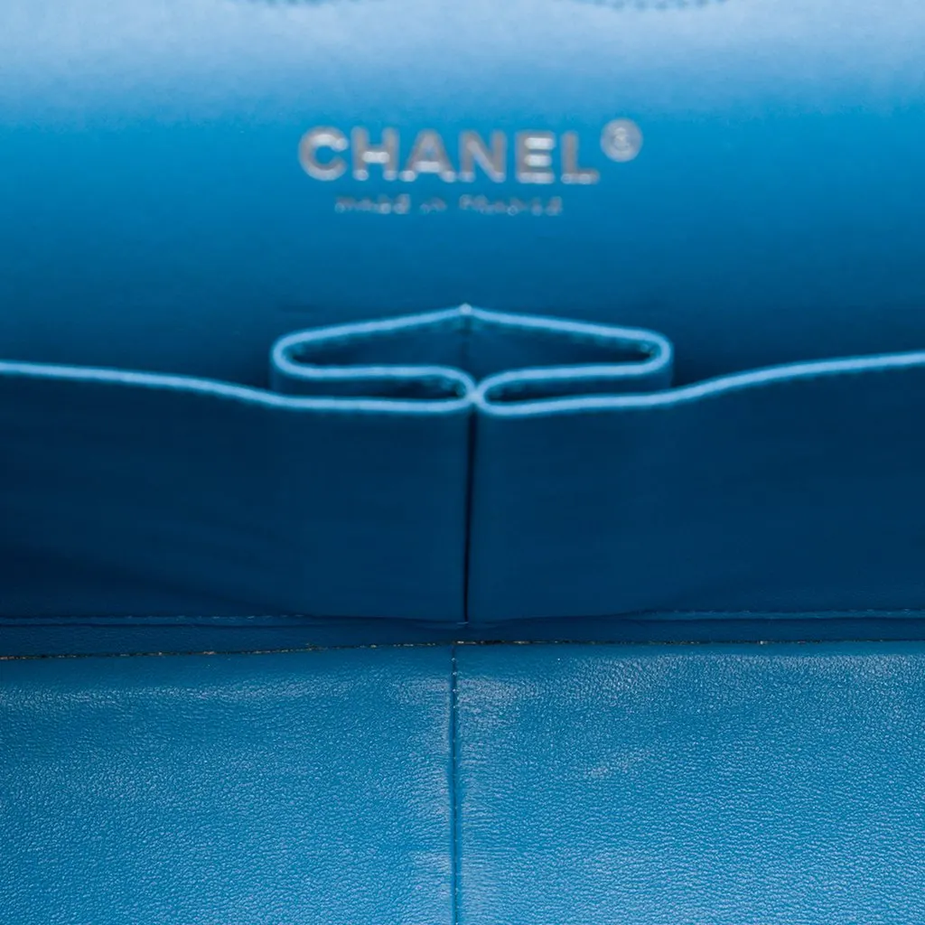 Chanel Jumbo Classic Caviar Double Flap Blue Leather Very good - Model View
