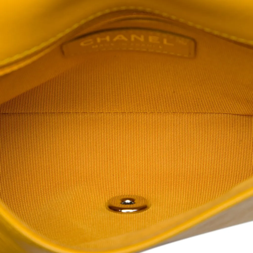Chanel Crumpled Calfskin Bi Quilted Vintage Full Flap Yellow Leather Very good - Model View
