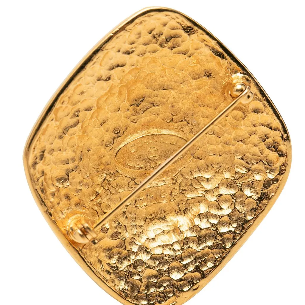Chanel CC Gold Plated Diamond Engraved Brooch Gold Metal Very good - Inside View