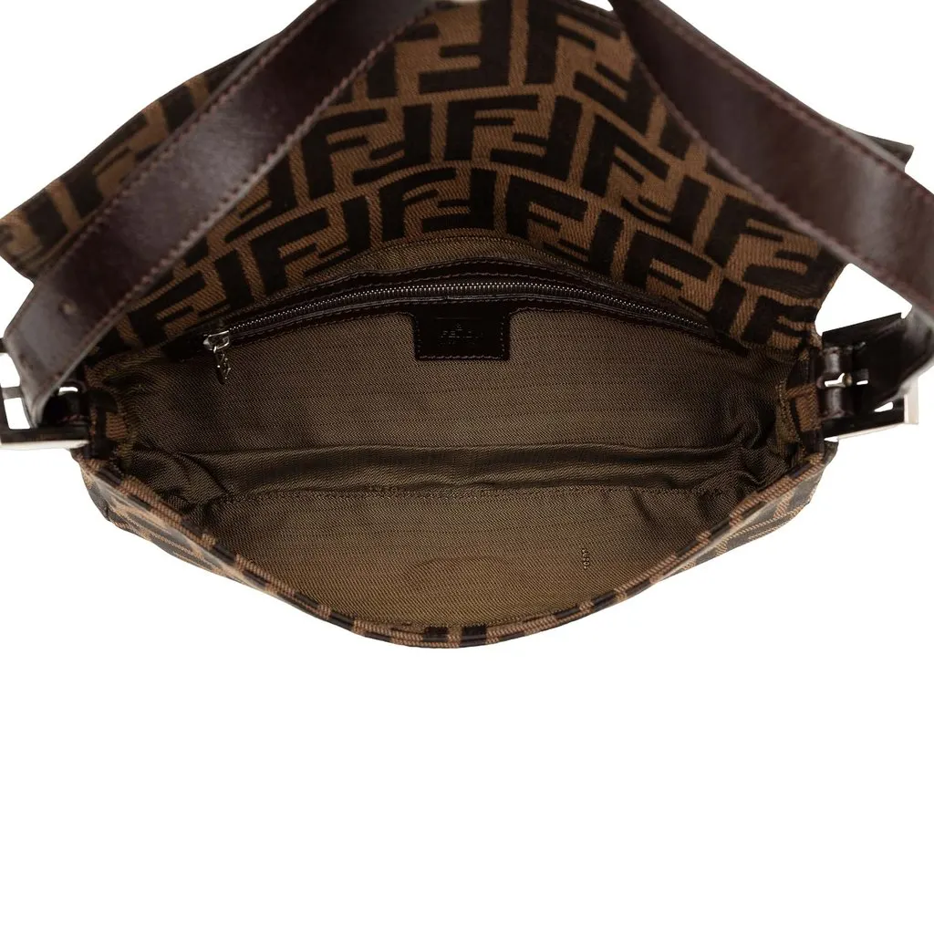 Fendi Zucca Canvas Baguette Brown Very good - Model View