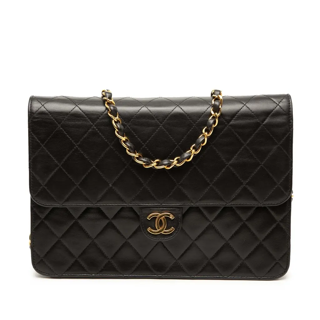 Chanel Medium CC Quilted Lambskin Single Flap Black Leather Very good - Front View
