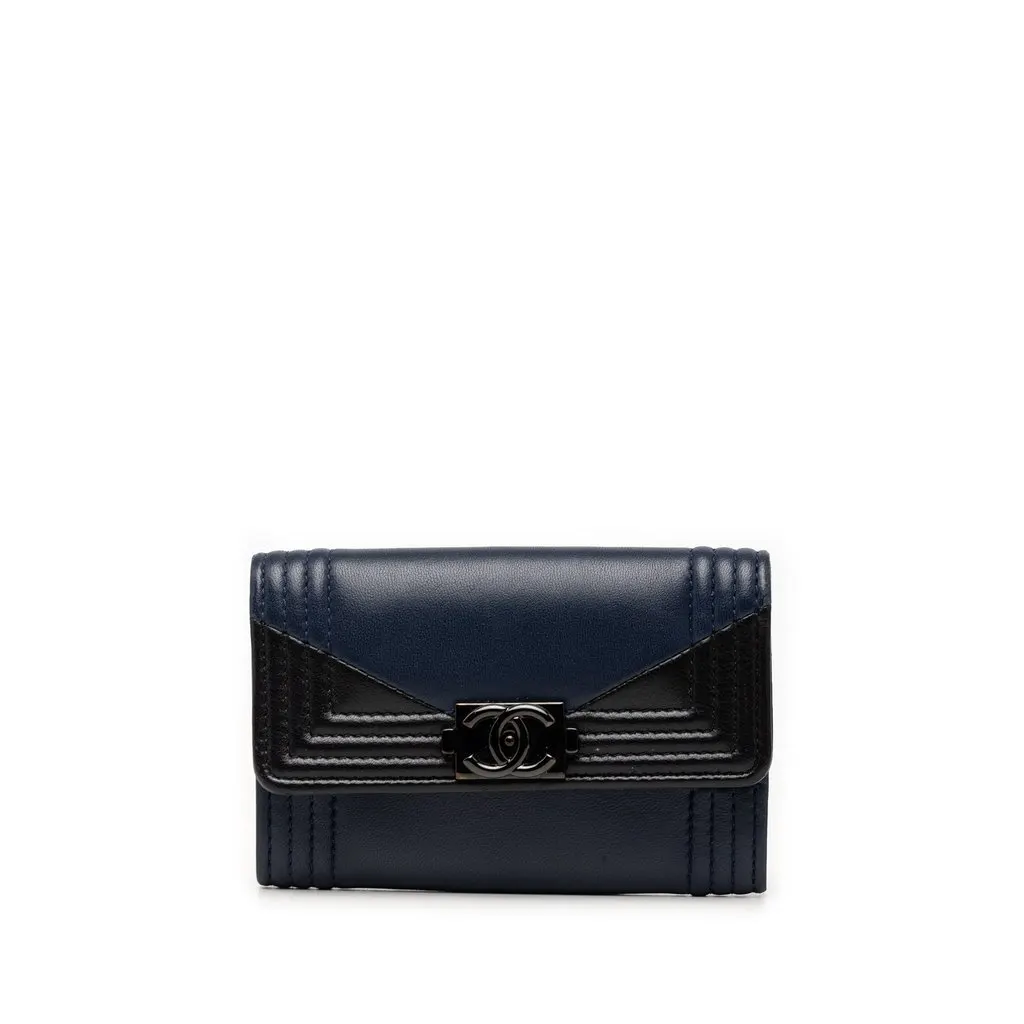 Chanel Bicolor Lambskin Boy Flap Card Holder Blue Leather Very good - Front View