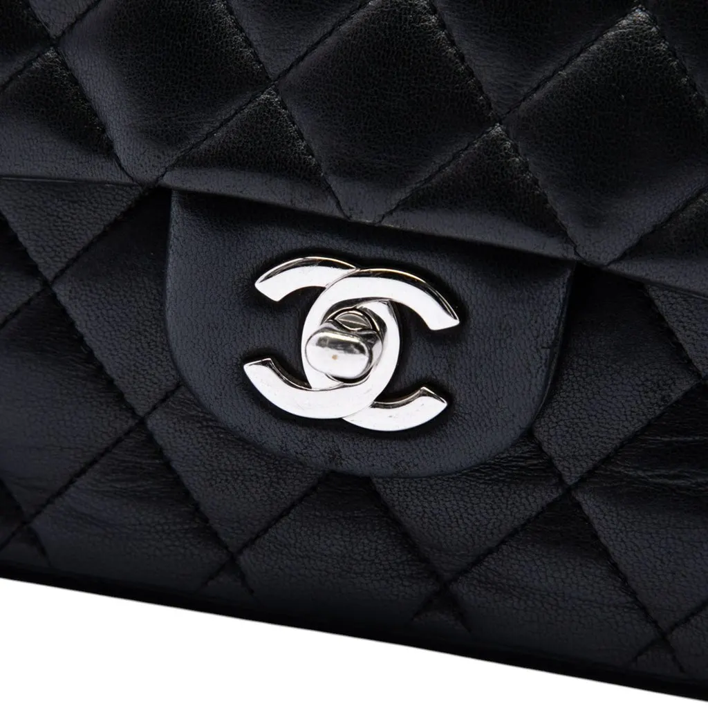 Chanel Medium Classic Lambskin Double Flap Black Leather Very good - Box View