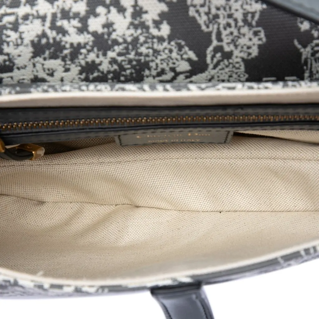 Dior Canvas Embroidered Reverse Toile De Jouy Saddle Bag Grey Very good - Model View